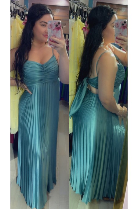 Robe longue satinée plissée dos ouvert