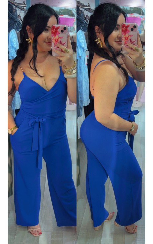 Combinaison pantalon détail bretelles bijoux dorés