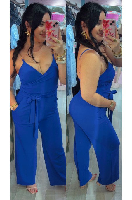 Combinaison pantalon détail bretelles bijoux dorés