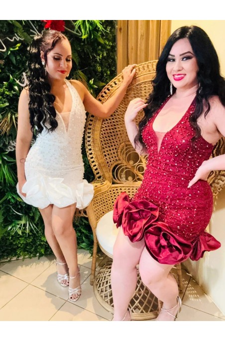 Robe dos nu  en broderie, détail fleurs, perles et strass