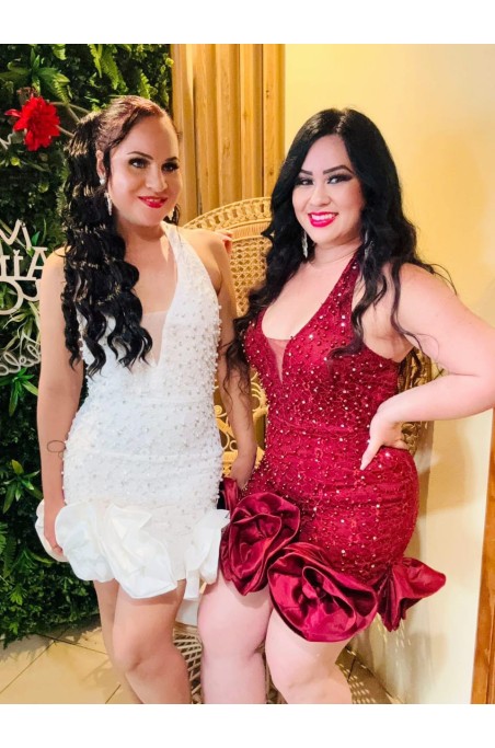 Robe dos nu  en broderie, détail fleurs, perles et strass