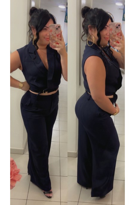Ensemble tailleur avec boucle dorée