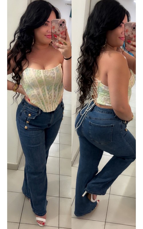 Jeans large taille haute avec boutons dorés