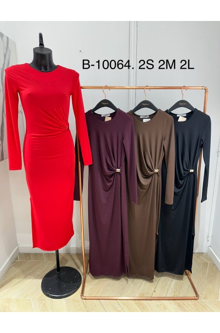 Robe manche longue avec bijou doré