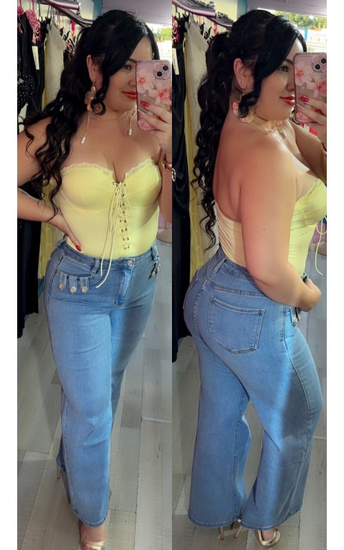 Jeans large taille haute bouton strass