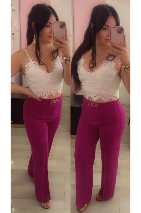 Pantalon taille haute évasé avec boucle dorée
